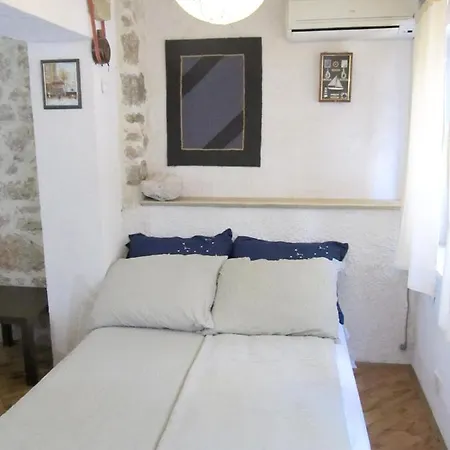 Charming In Betina, 30 M², Terrace Apartment Betina (Sibenik-Knin)
